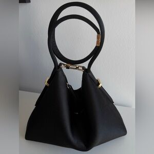 Toteme Bevel satin wristlet black